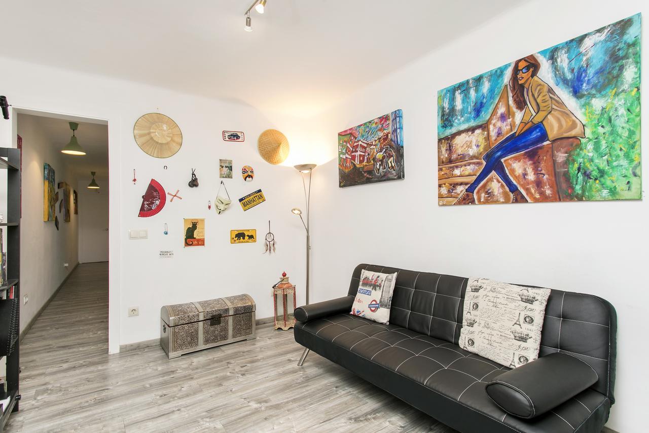 Apartamento Baba L'Hospitalet de Llobregat Exterior photo
